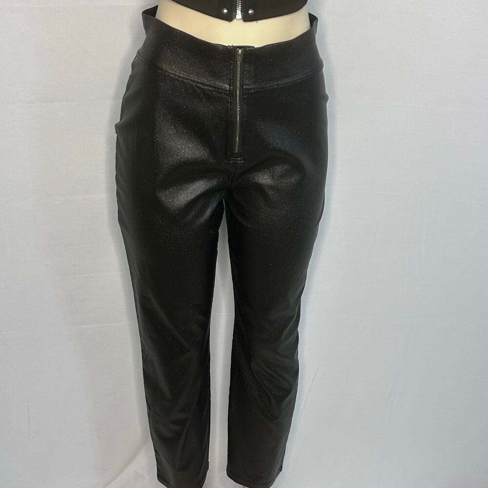 HUE Black Coated High Rise Zip Front Stretch Ankle Pants Women’s Medium